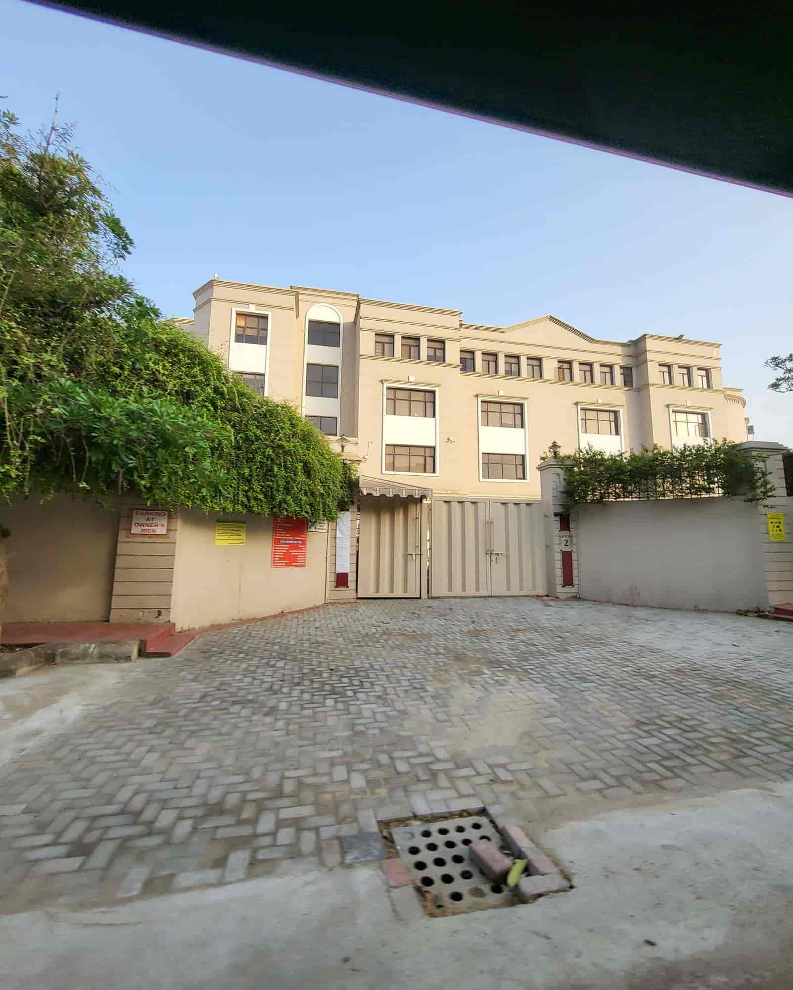 The heritage shop school