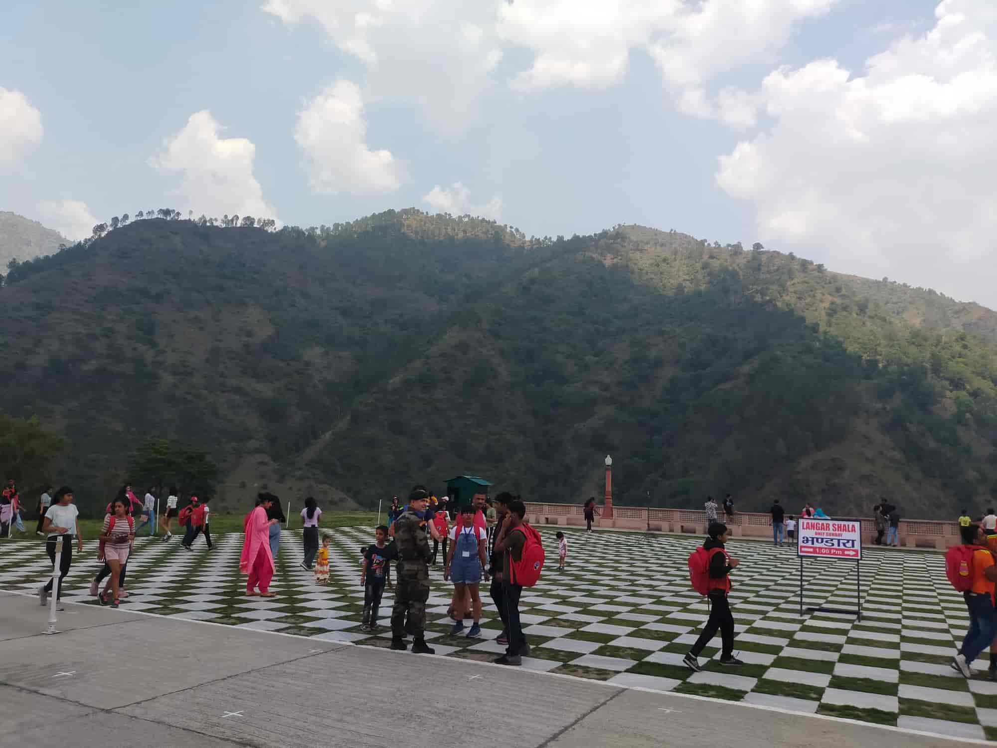 Top Car Rental in Kurlan, Karnal Best Car Hire Rental Cars Near Me