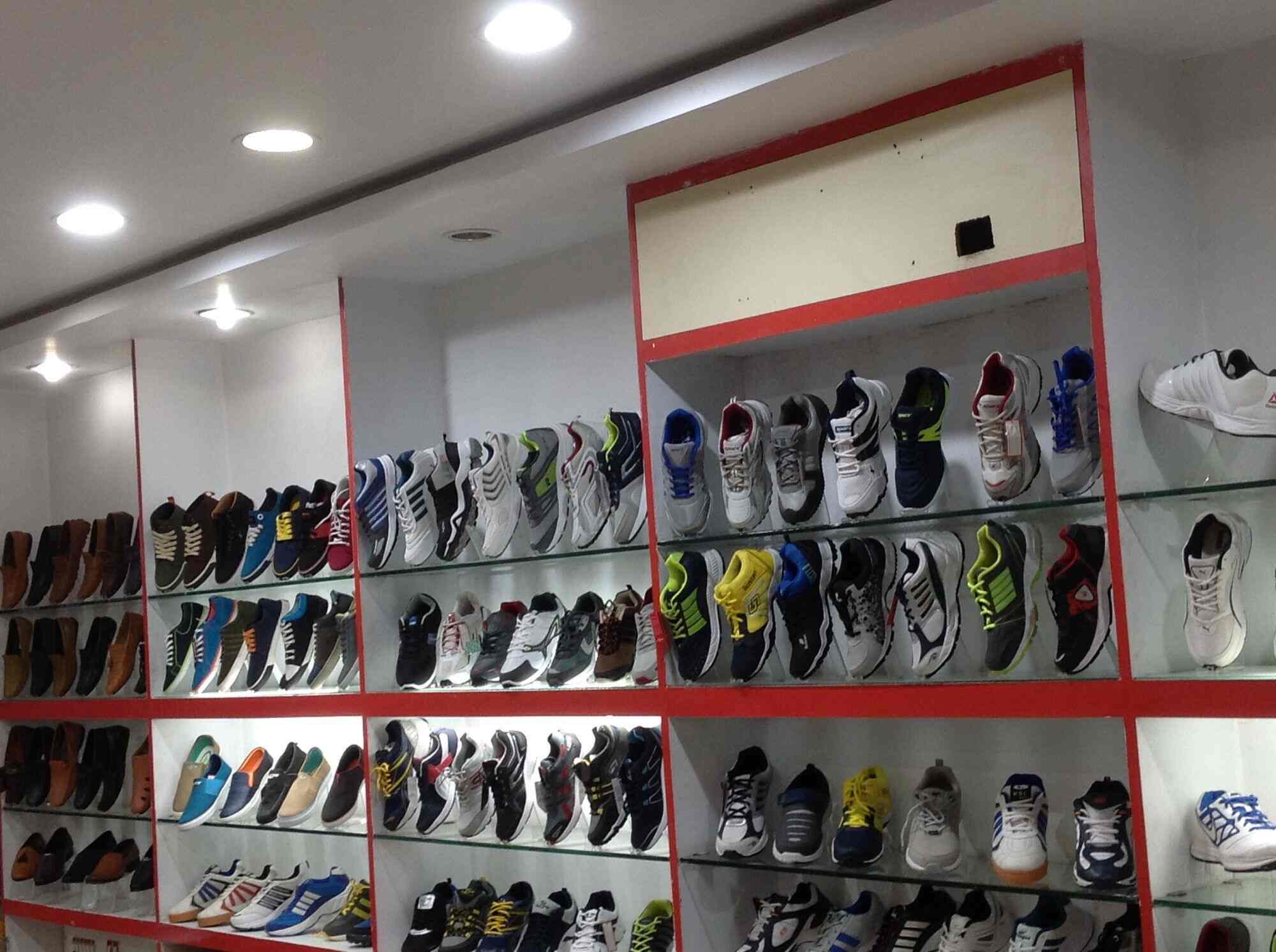 Hollywood shoes near me store