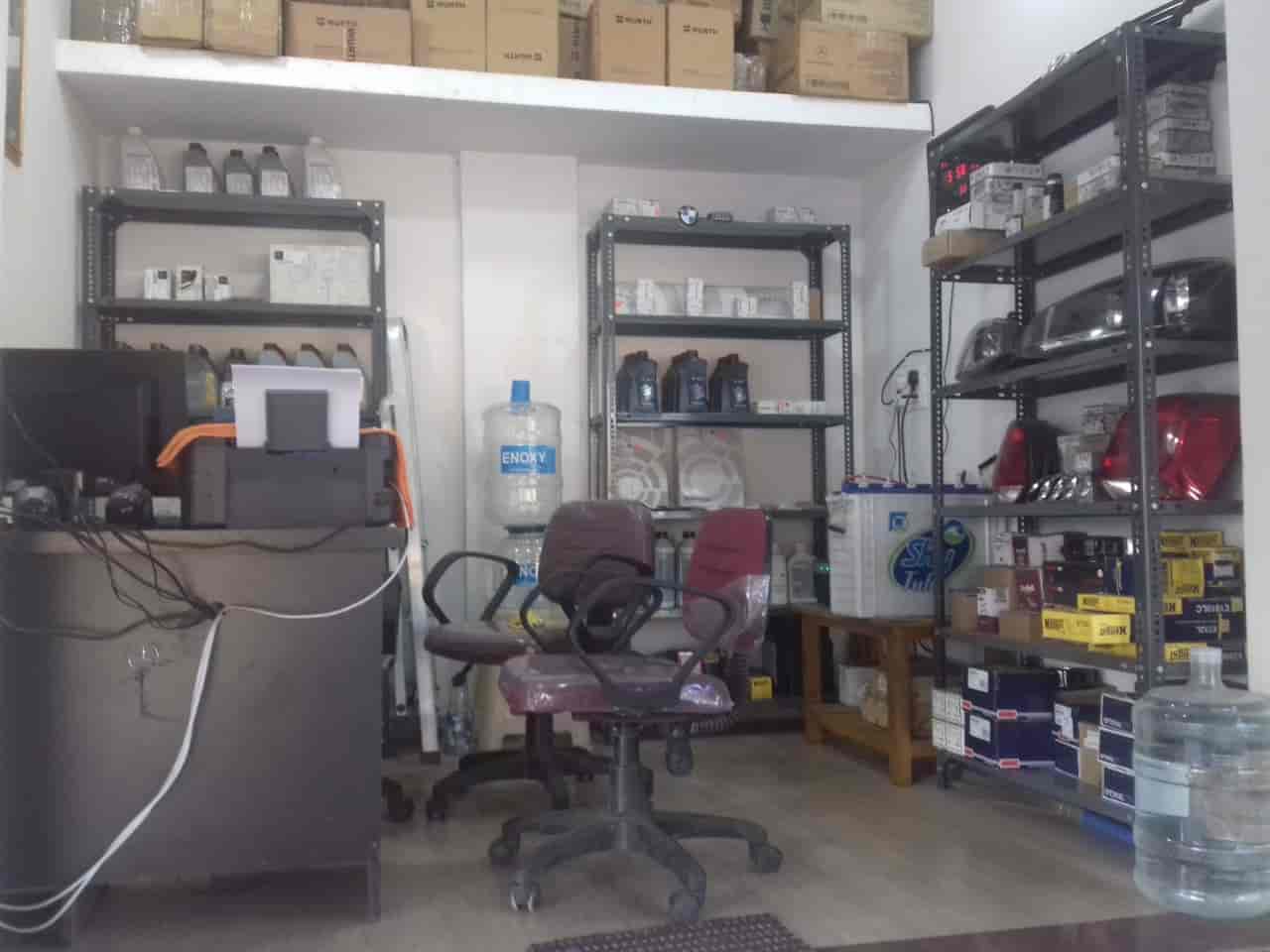 Shruti Corporation in Kasaba Bawada,Kolhapur Best FordCar Accessory