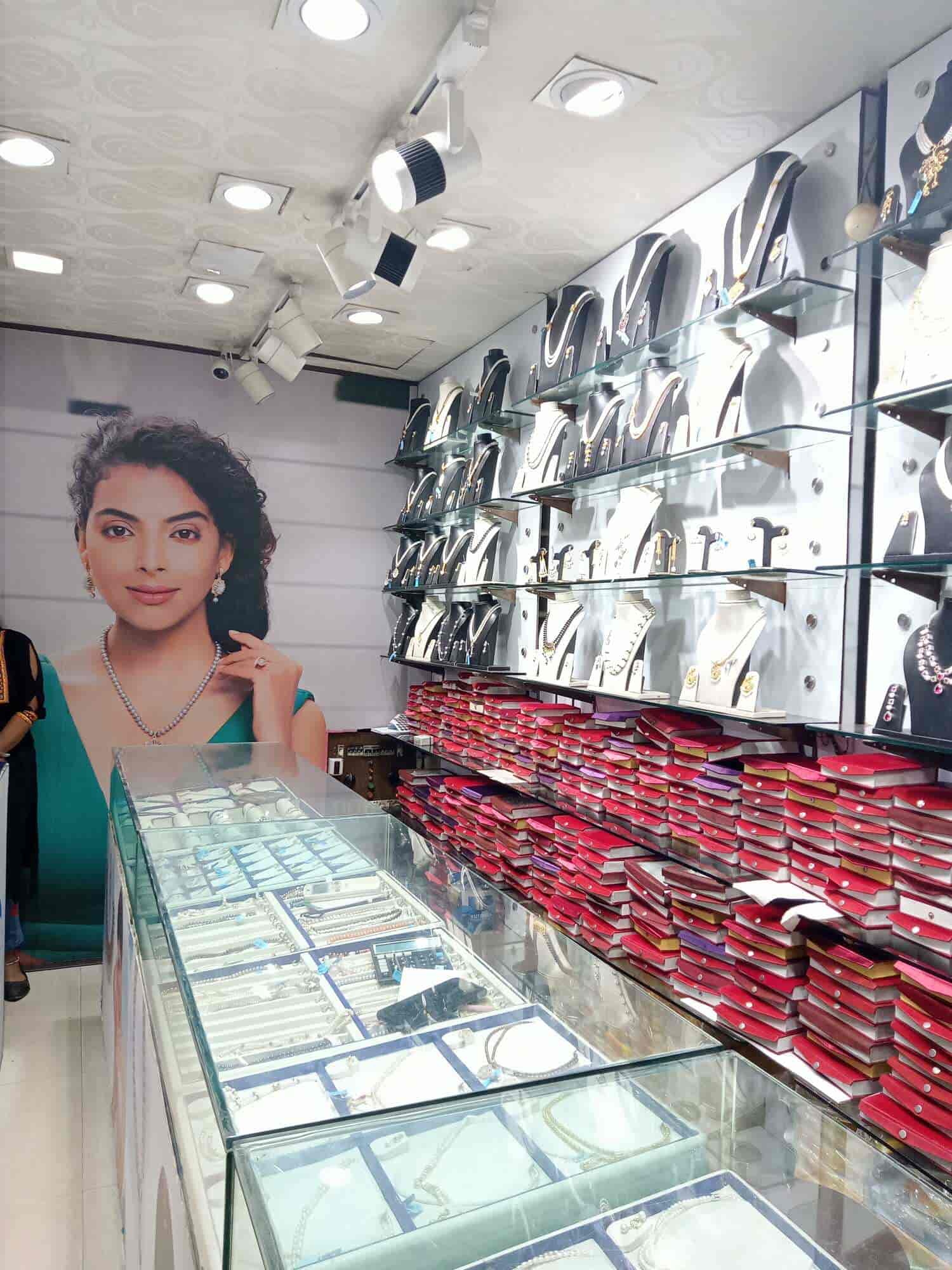 Top Chandrani Pearls Jewellery Showrooms near Surendra Nath Park