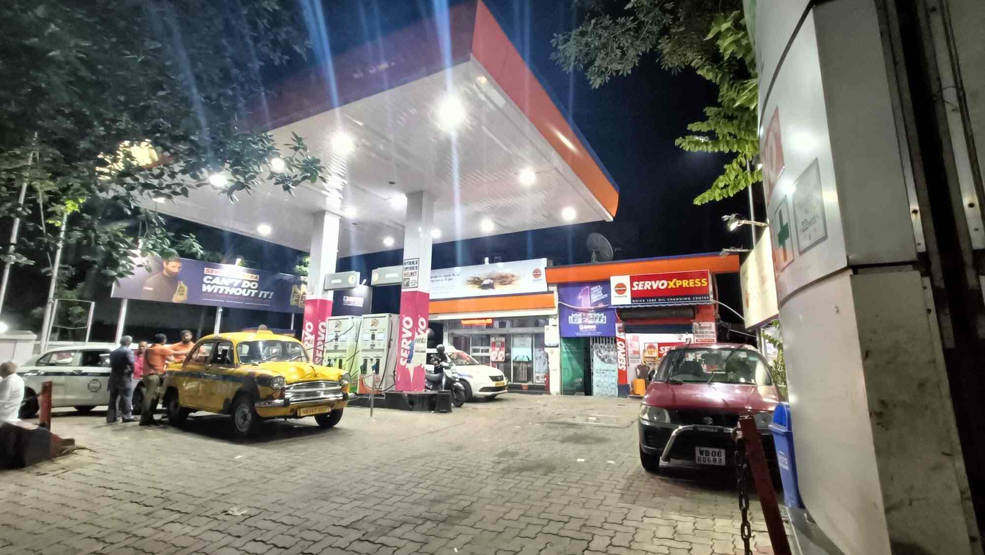 Shri Ramkrishna Service Station (Indian Oil Pump) in Entally,Kolkata