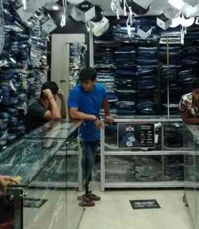 fashion valley gucci