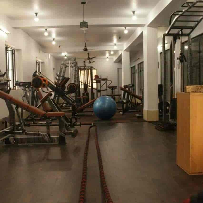Working out in an airconditioned room sale