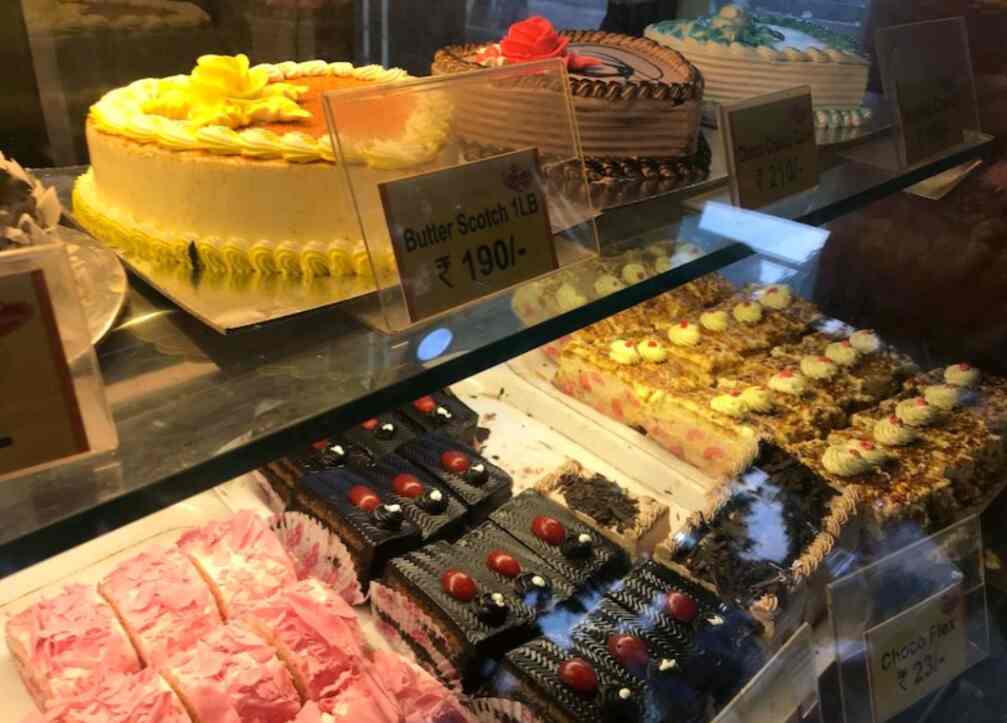 Update more than 149 rose confectionery cakes super hot kidsdream.edu.vn