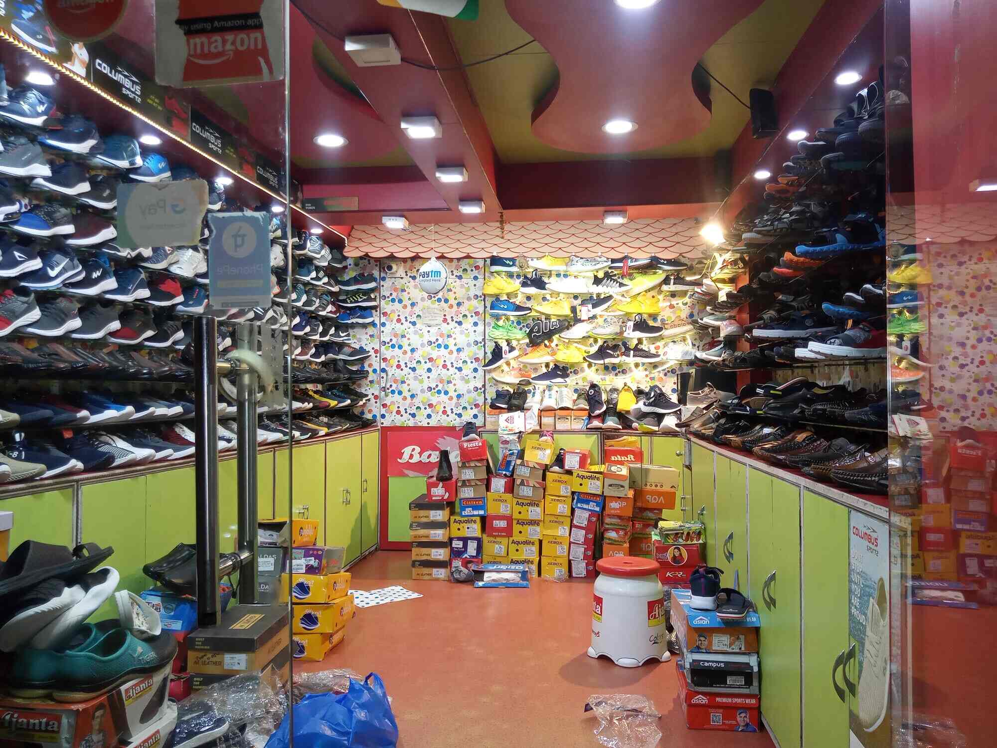 Top Sports Shoe Wholesalers in Kolkata स्पोर्ट्स शू व्होलेसलेर्स