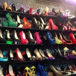 Market mall hot sale shoe stores