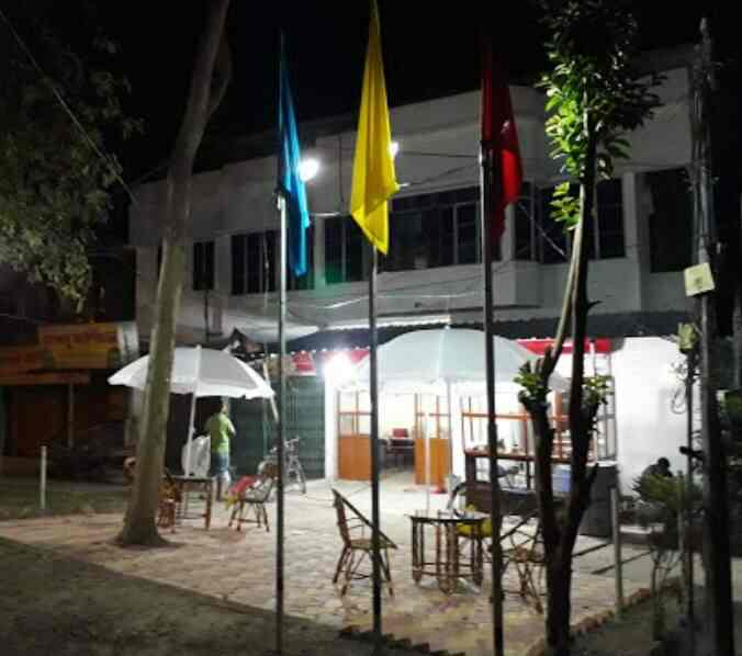 Non Veg Restaurants in Kadambagachi 