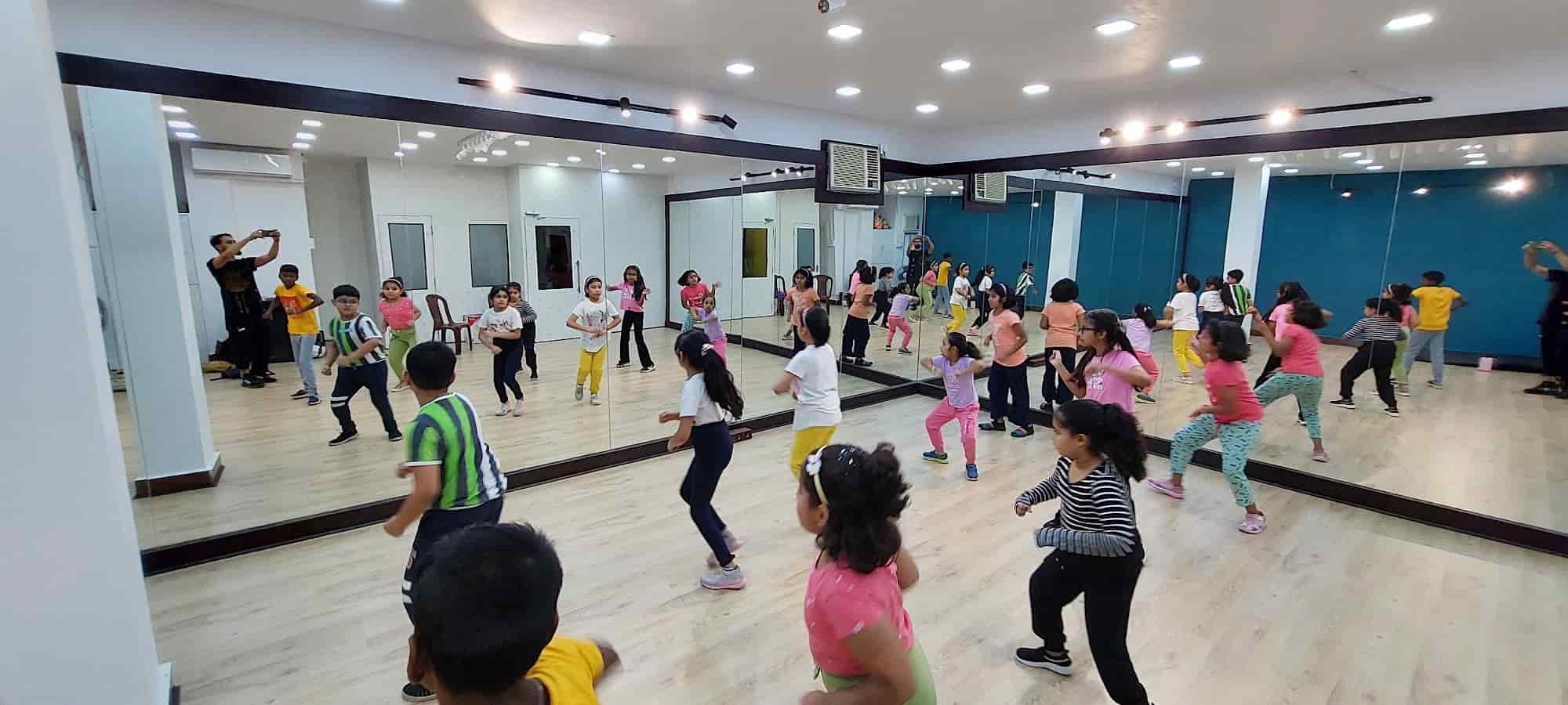 Top Dance Classes For Acrobatic in Dharmatala Best Dance Classes For