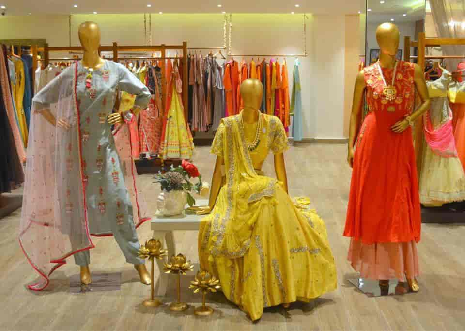 dress designer in kolkata 40% off wasnt the plan // June just happens to be the one month when  fashion slows down and smart shoppers move first., We negotiated harder.,  Our designers partnered deeper., YOU get the benefit.,