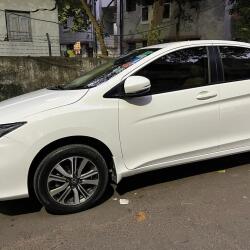 Top Eicher Bus On Rent in Salt Lake City Sector 1 - Best Eicher