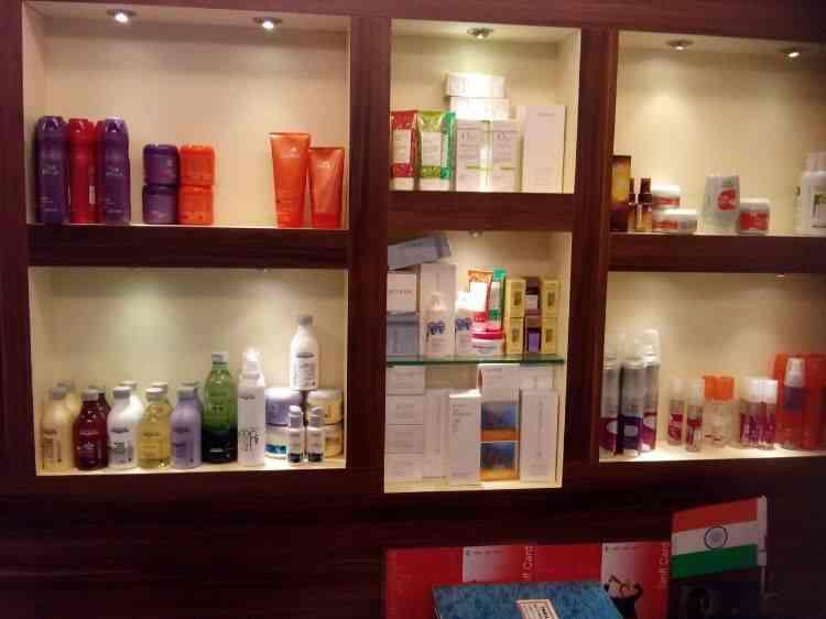 Top Jawed Habib in Camac Street, Kolkata Best Jawed Habib Salon near