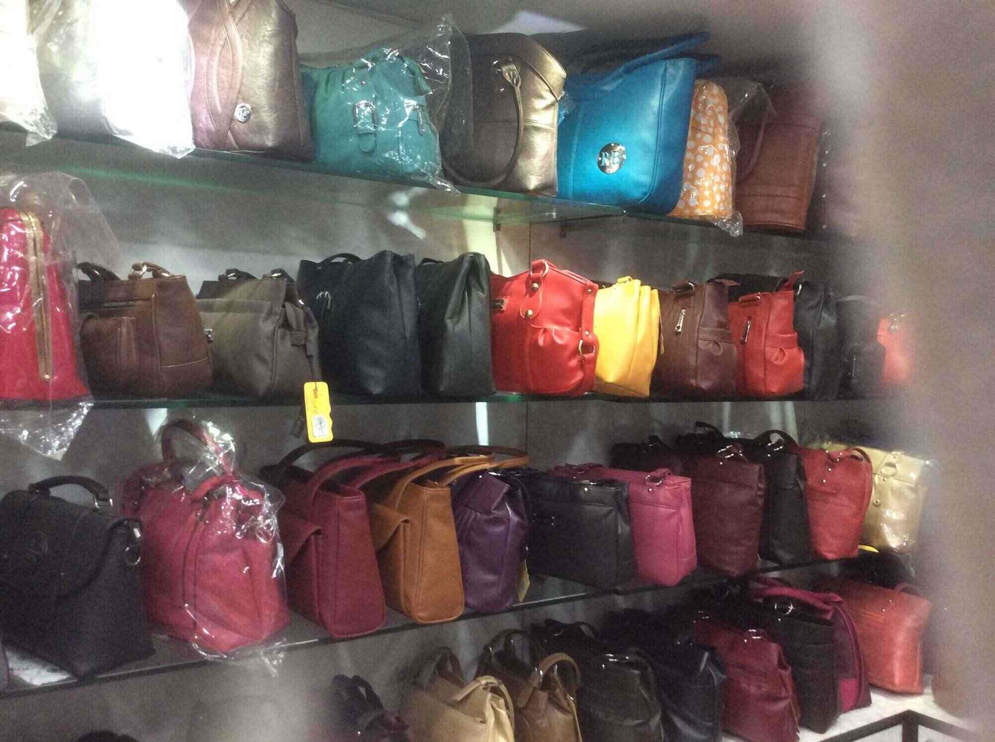 Leather Collection in Bhawanipur,Kolkata Best Bag Dealers in Kolkata