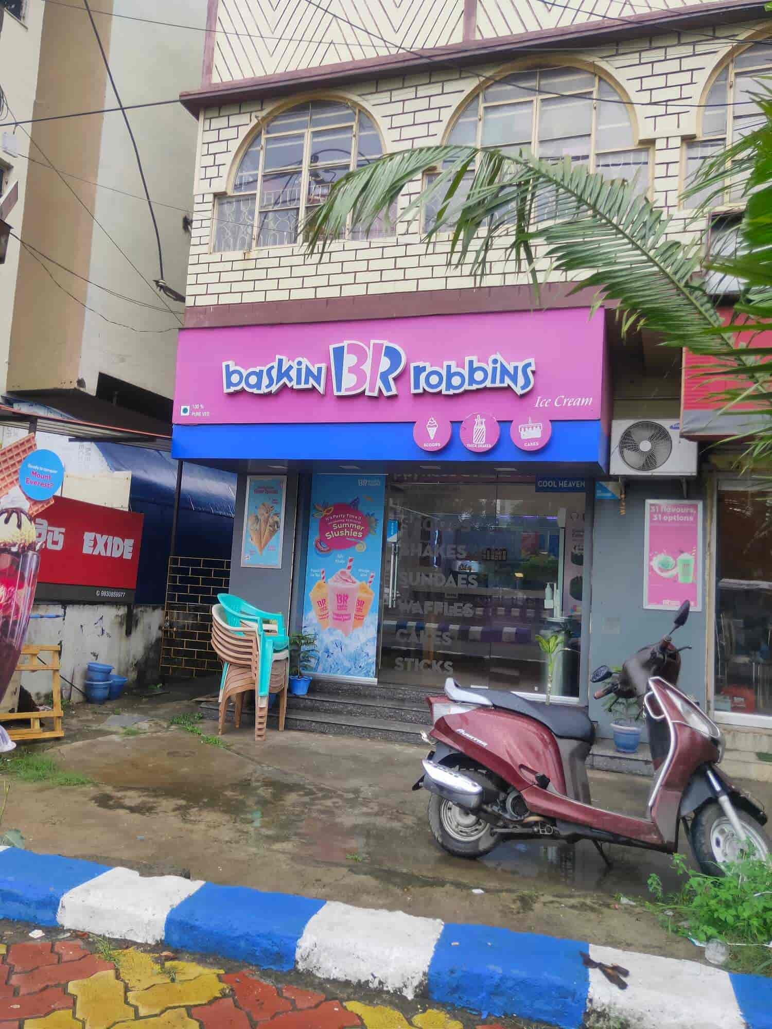 Baskins Robin's in Kazi Nazrul Islam Avenue, Td/270, Dhalipara
