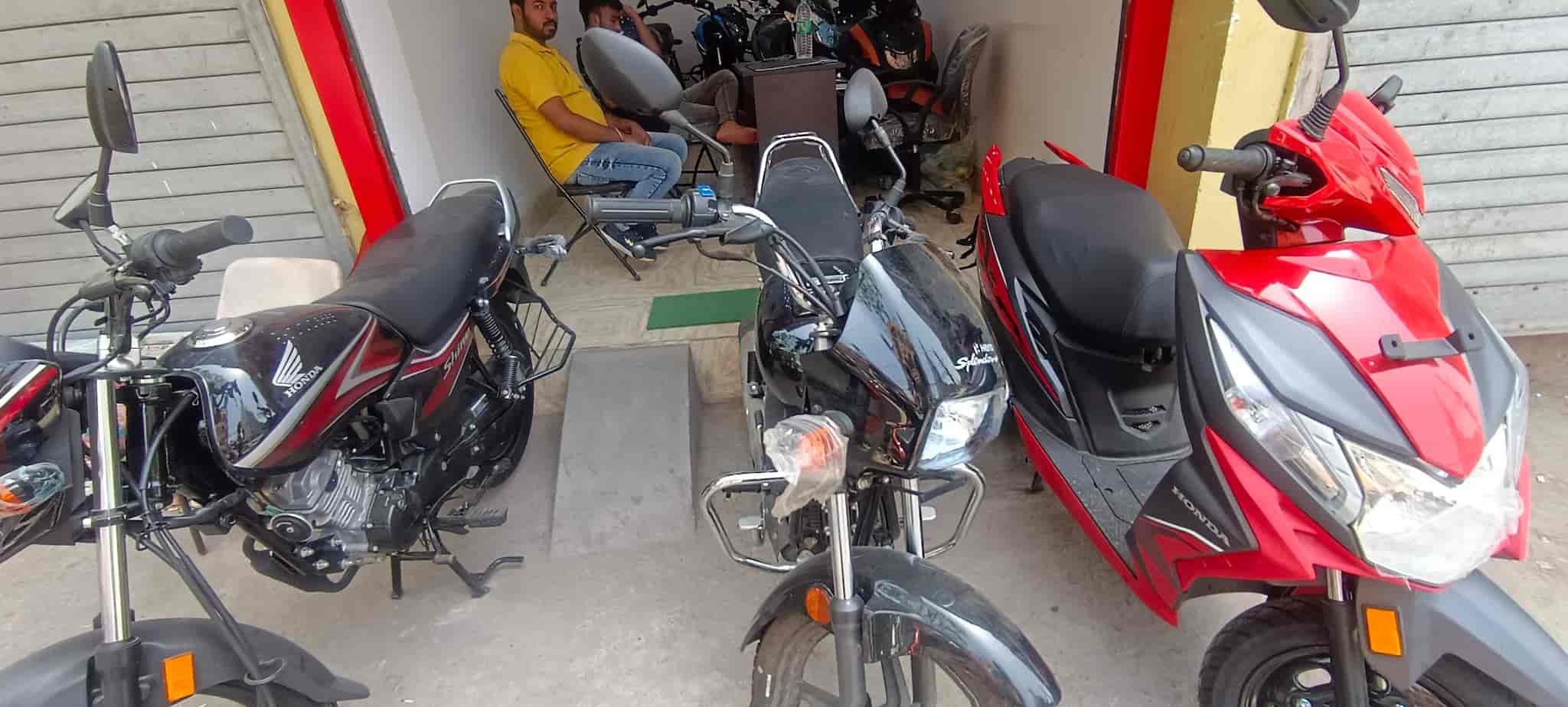 Show Automobile in Dum Dum,Kolkata Best Motorcycle Dealers in Kolkata