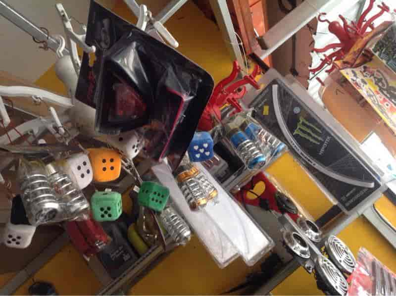 Spare Zone in Thirunakkara,Kottayam Best Mobile Phone Accessory