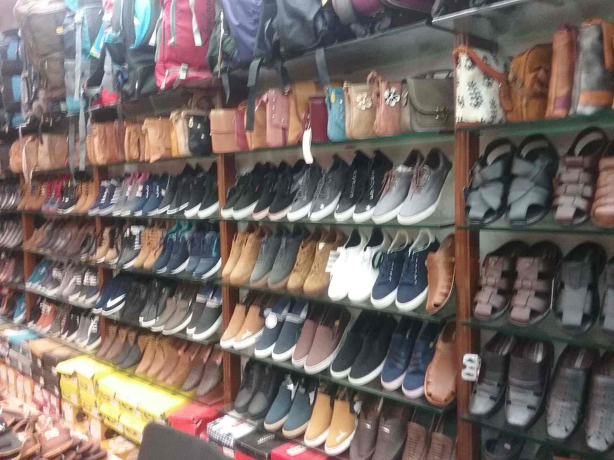 Top Shoe Wholesalers in Kottayam शू व्होलेसलेर्स, कोट्टायम Best Footwear Wholesalers near me