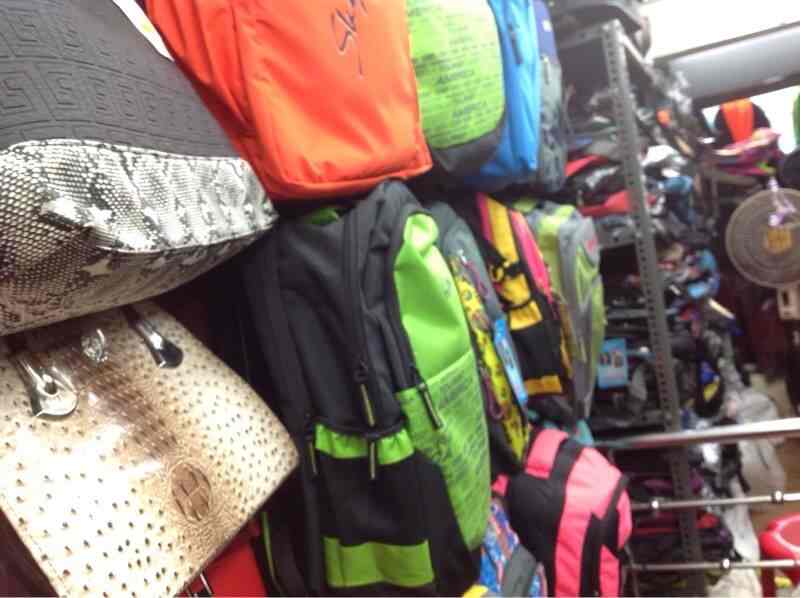 Safari Paradise in Palayam,Kozhikode Best Trolley Bag Repair