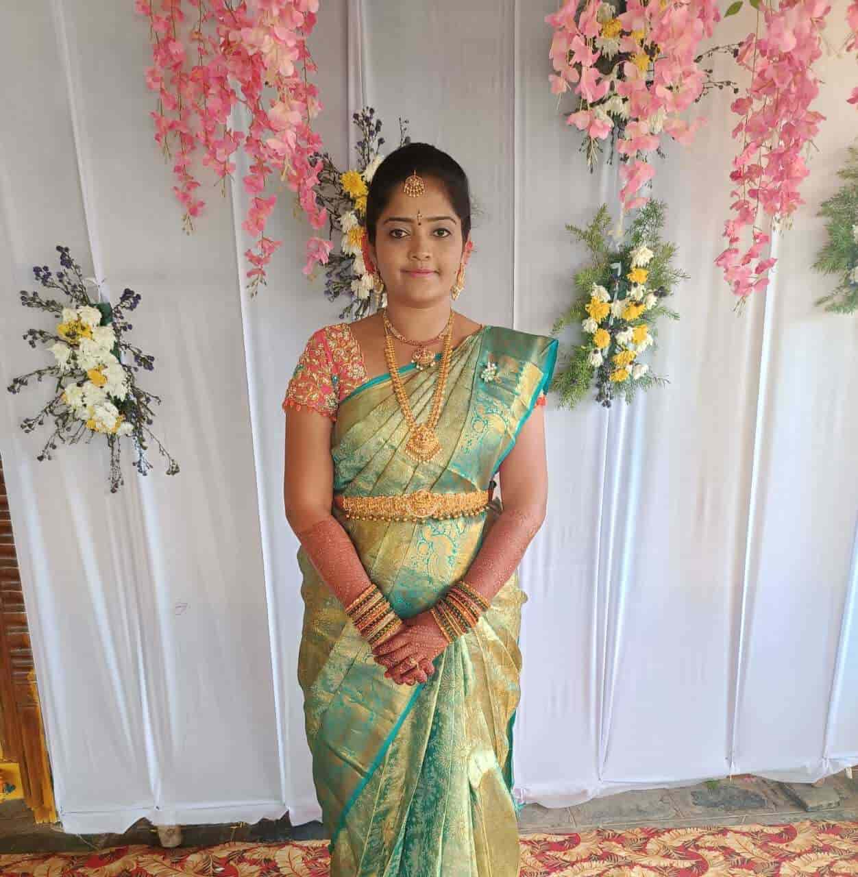 Top Beauticians in Krishna near me Justdial