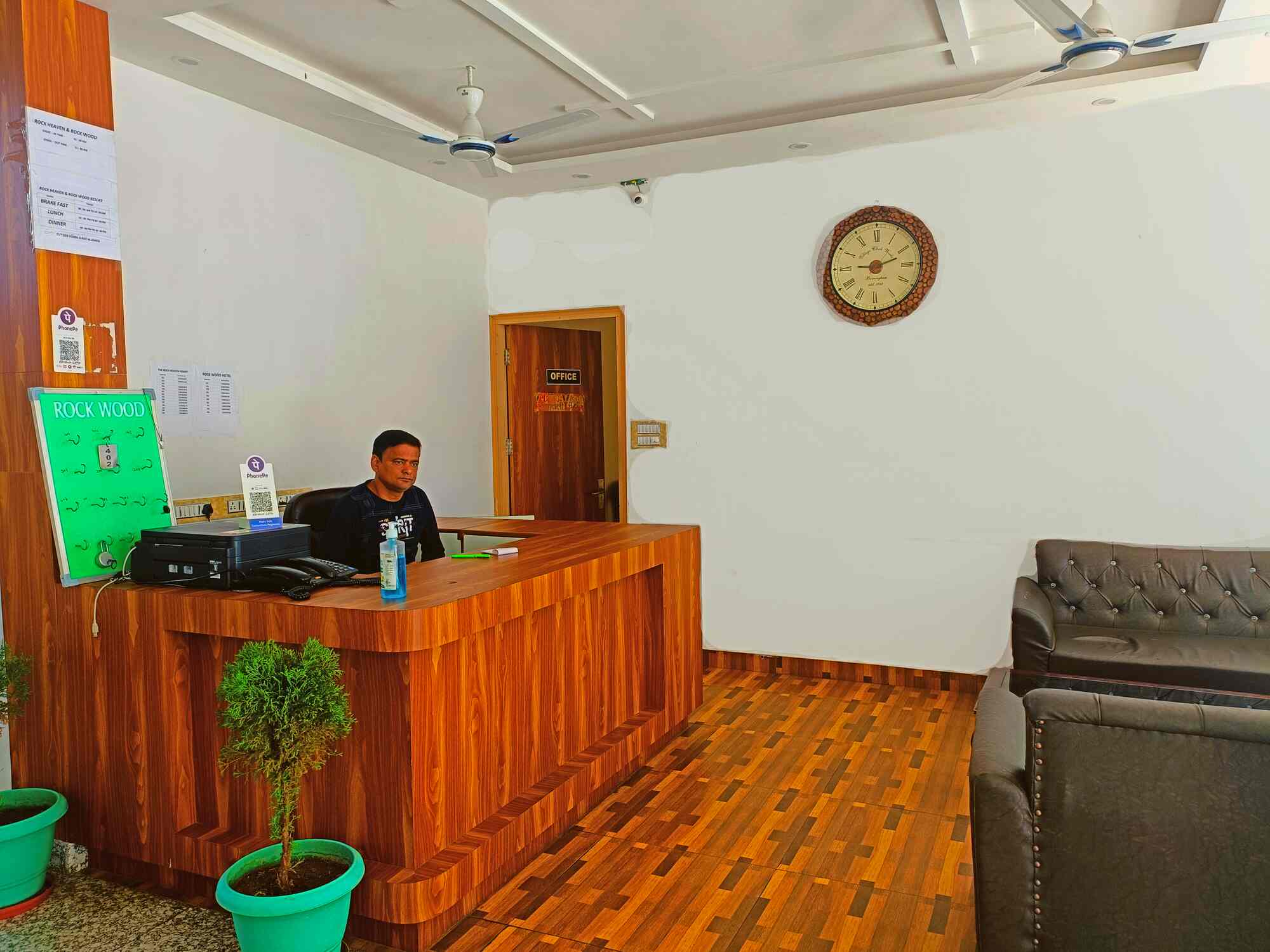 Book Rock Wood Guest House in Lansdowne,Pauri Best Guest House in