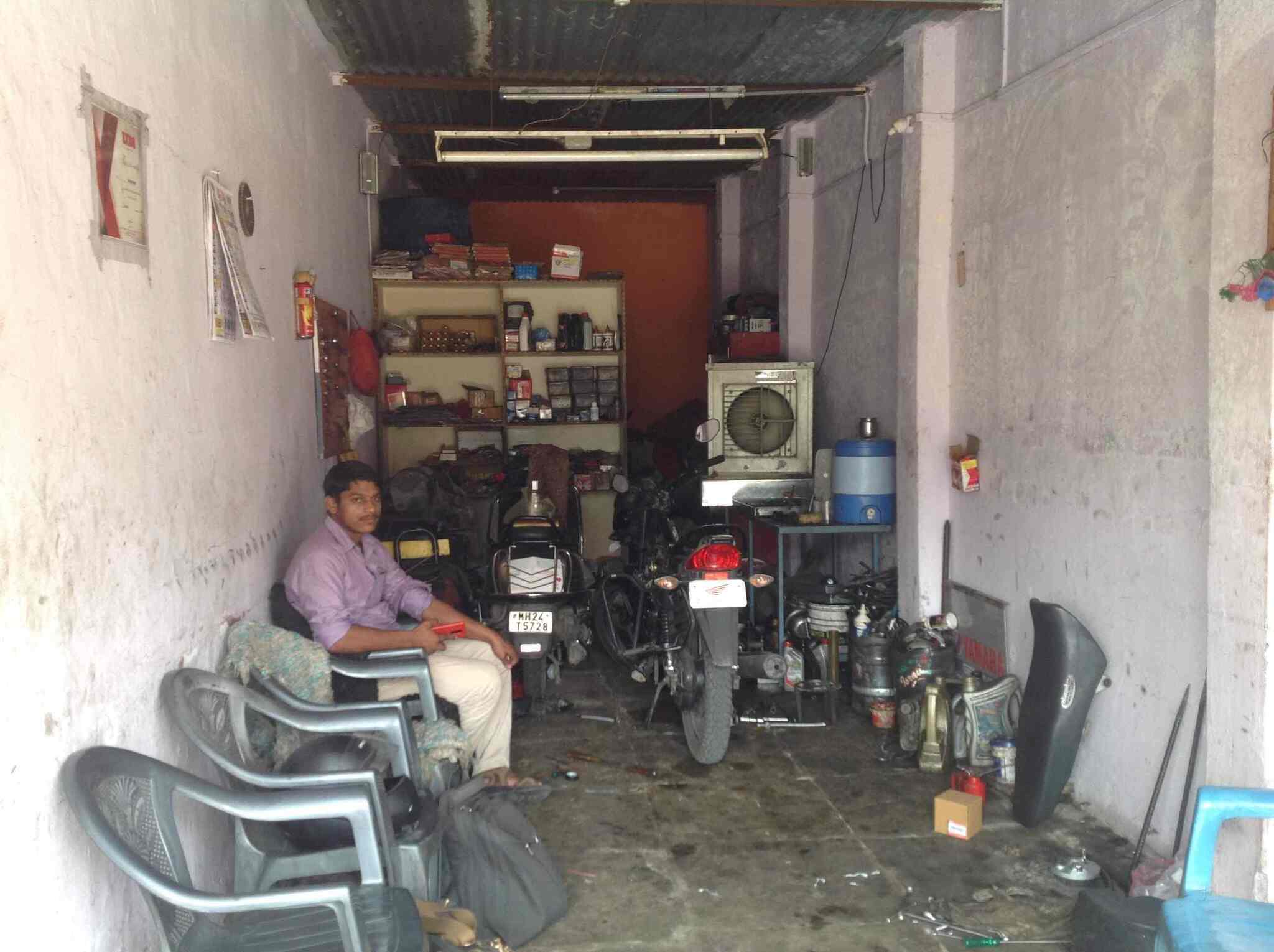 Top Bajaj Ct 100 Motorcycle Repair & Services in Latur Best Bajaj Ct