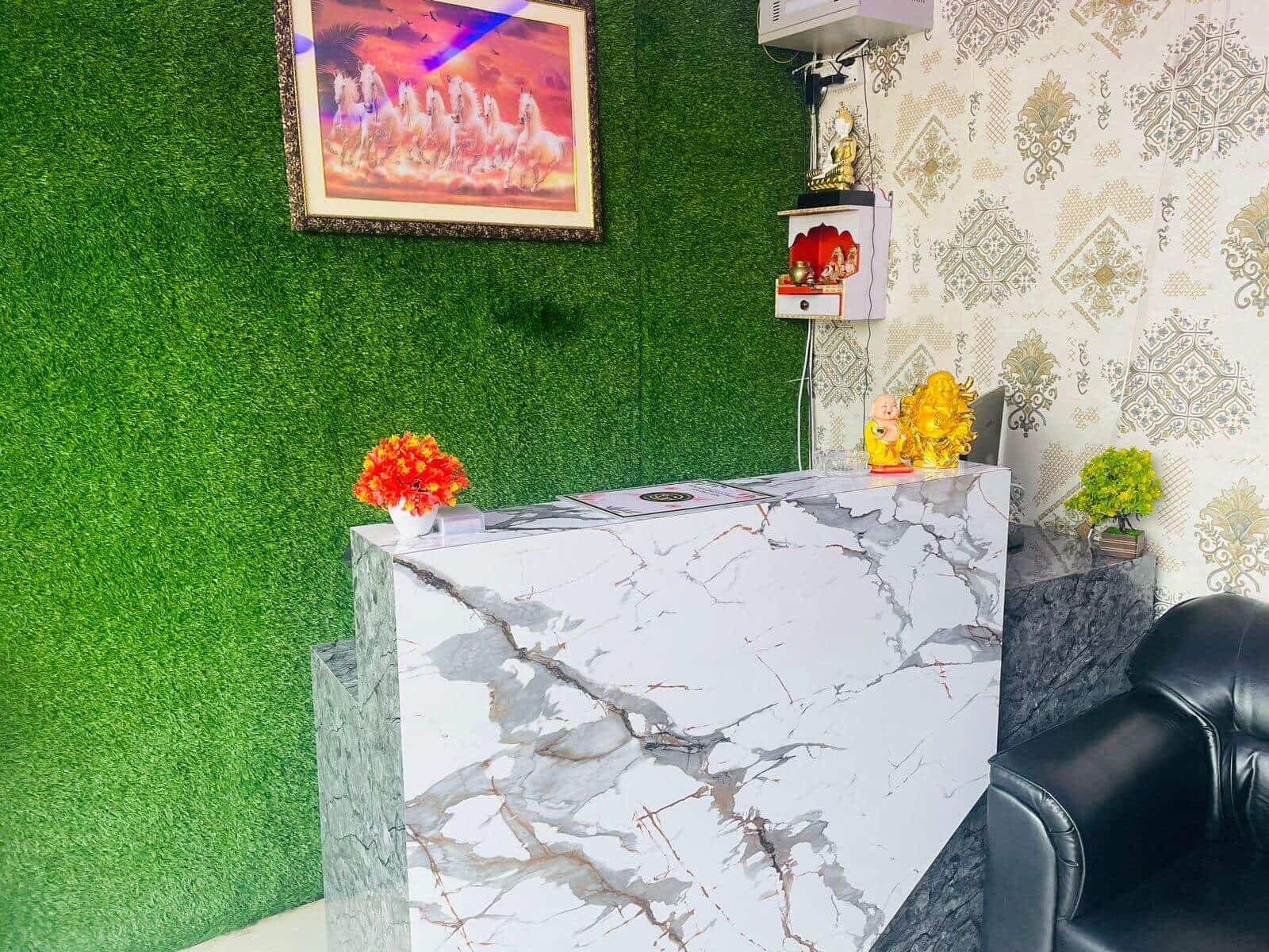 Golden Orchid Salon & Sp in Opposite Shaheed Path Near Rama By Ambedkar