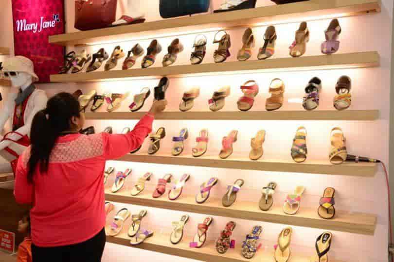 Find list of Relaxo Stores in Hazratganj Relaxo Outlets Lucknow near