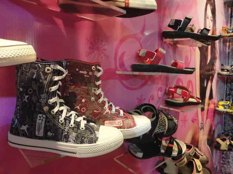 Find list of Relaxo Stores in Hazratganj Relaxo Outlets Lucknow near