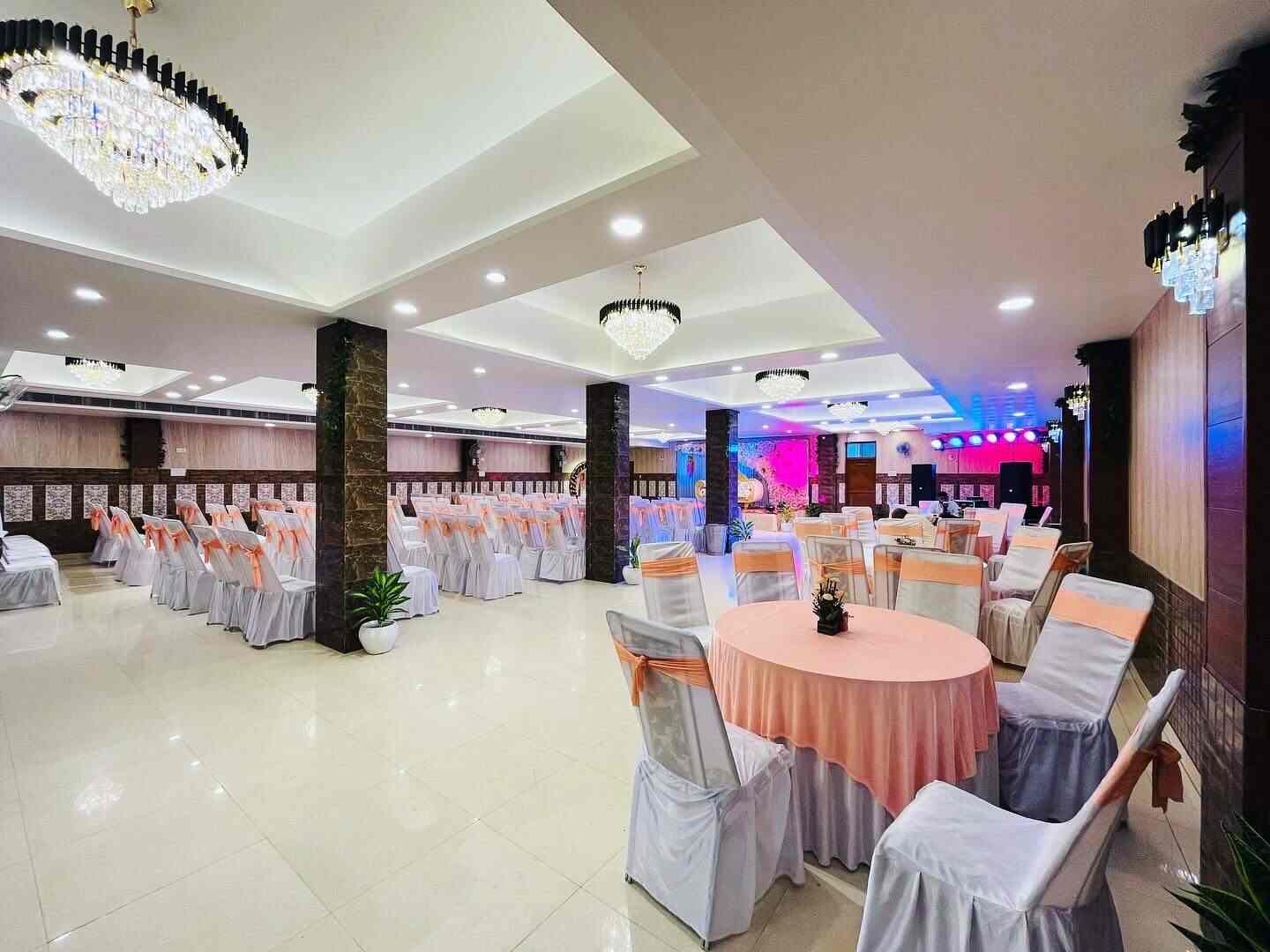Book Queen's Palace in Hind Nagar,Lucknow Best Banquet Halls in