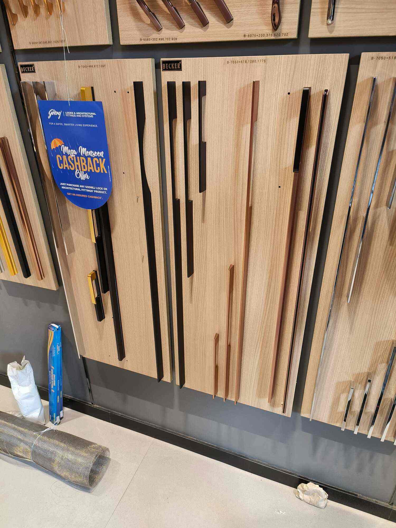 Hb Ply and Hardware in Bhanmati Chauraha,Lucknow Best Plywood Dealers