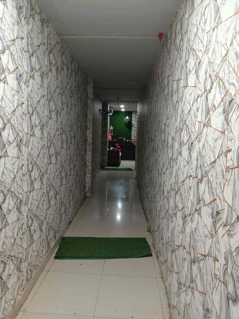 Glmour Studio Unisex Salon and Sp in Ashiyana Road,Lucknow Best Body