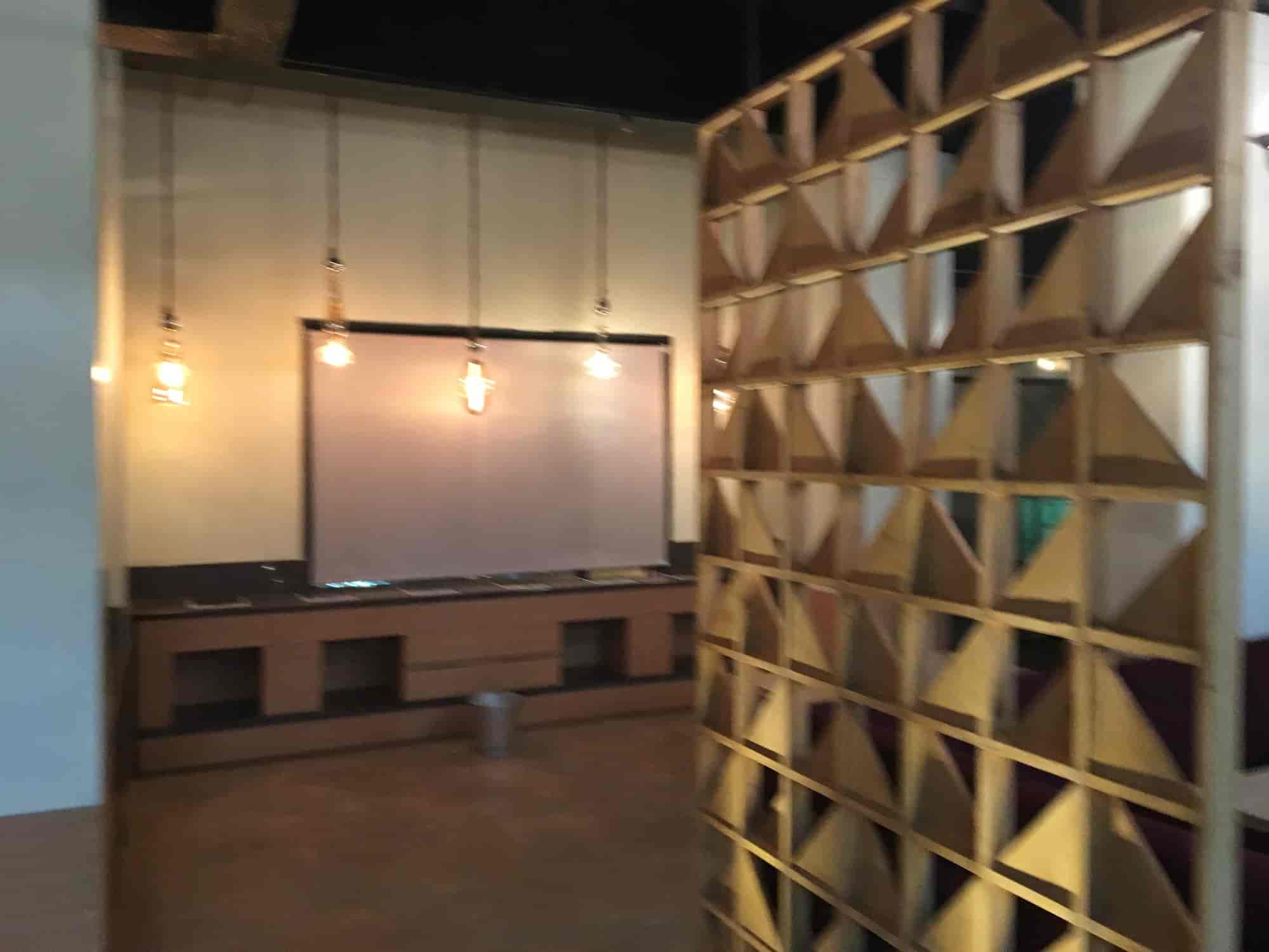 Zync Restrobar in Gomti Nagar,Lucknow Order Food Online Best Lounge