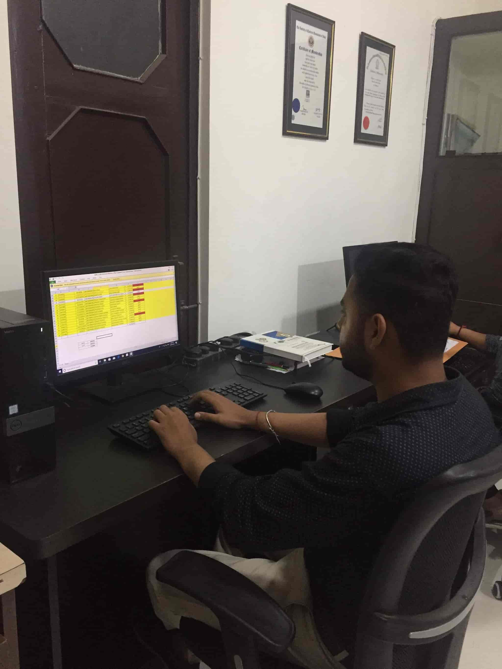 Top Chartered Accountants near Lucknow Public SchoolGomti Nagar