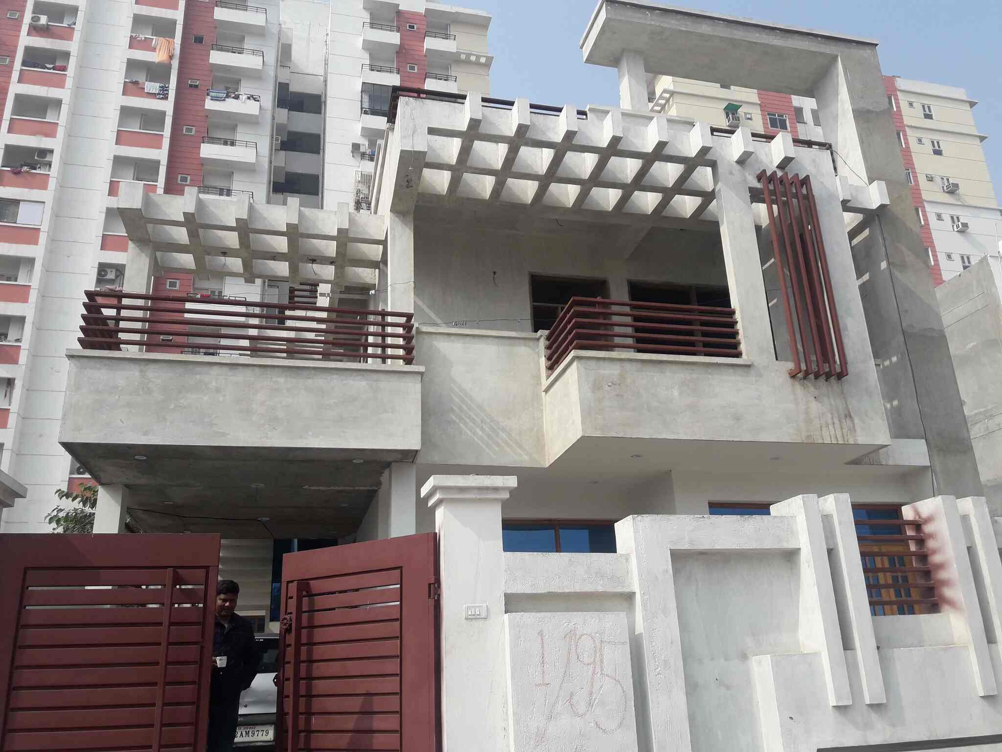 Jupiter Construction in Tedhi Pulia,Lucknow Best Architects in