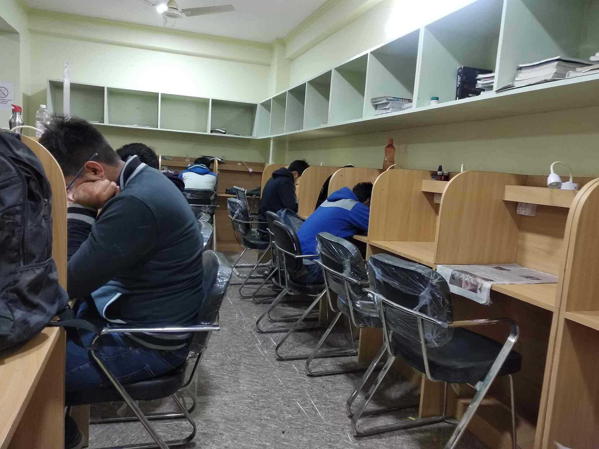 Study Club Library 5