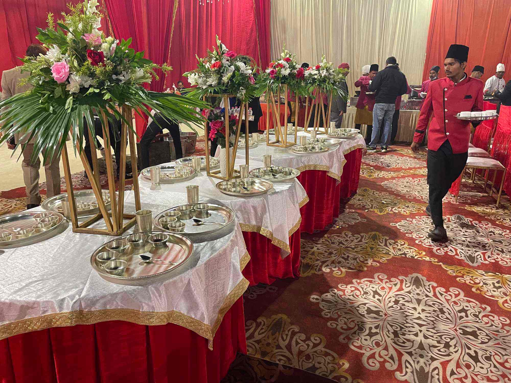 Arora tent & furniture in Hussainabad,Lucknow Best Balloon Decorators