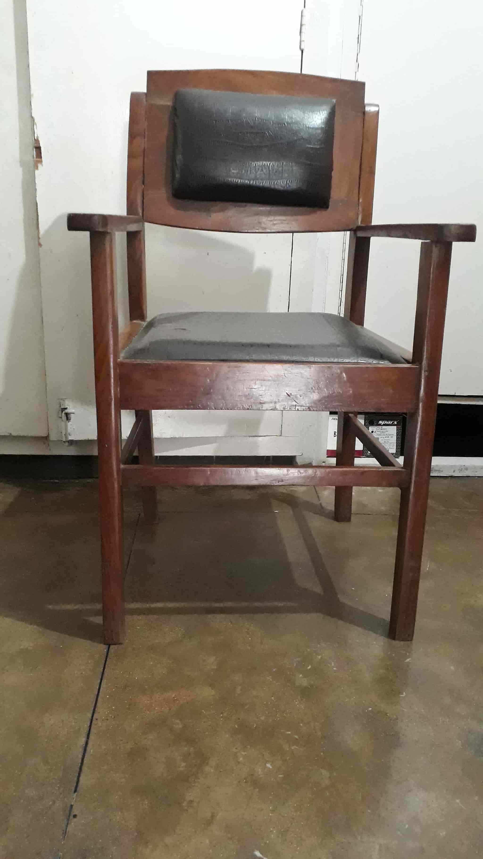 Top Second Hand Library Furniture Dealers in Varanasi सेकंड हैंड