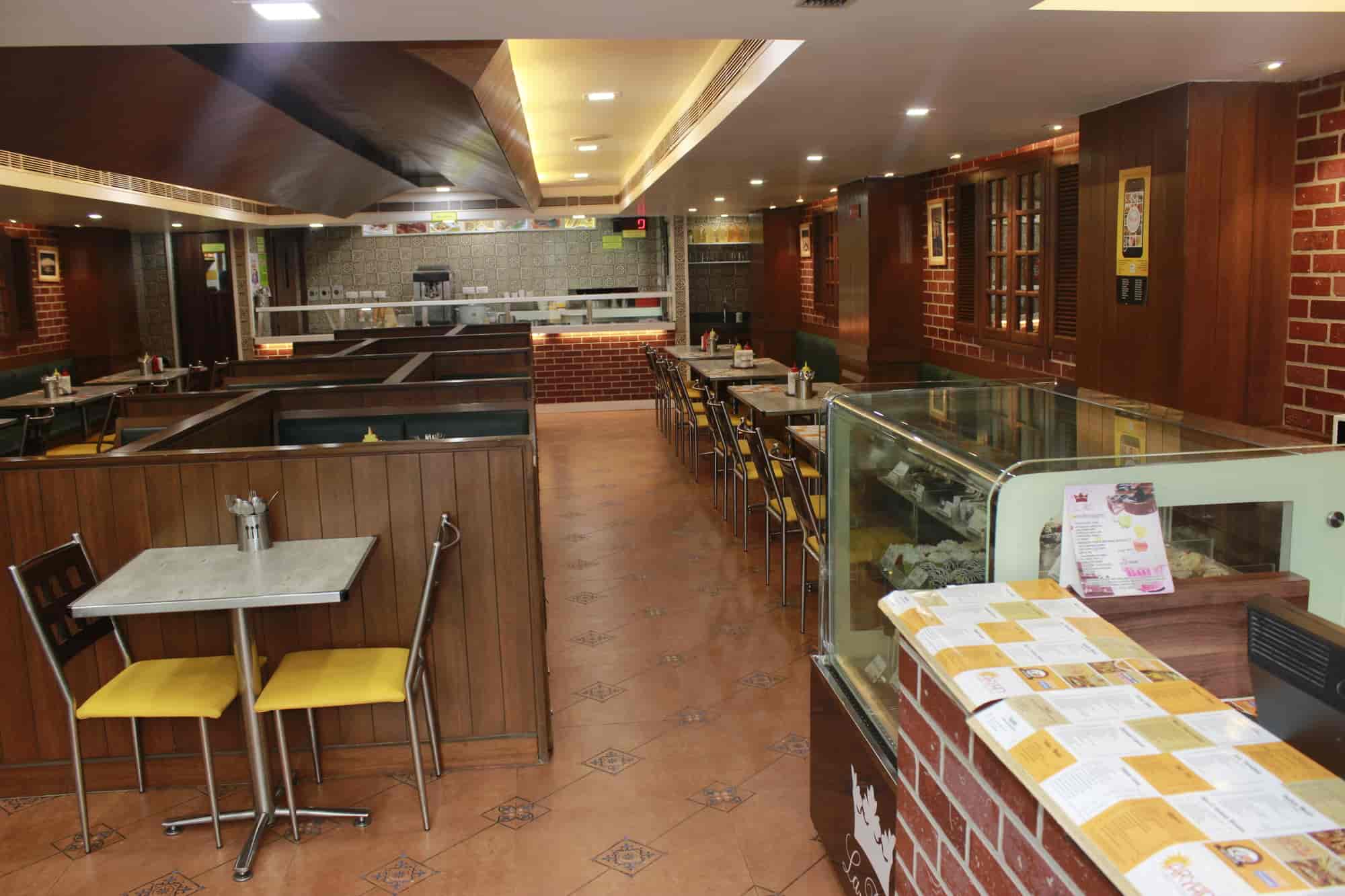 Aryan Family's Delight Restaurant in Hazratganj,Lucknow Order Food