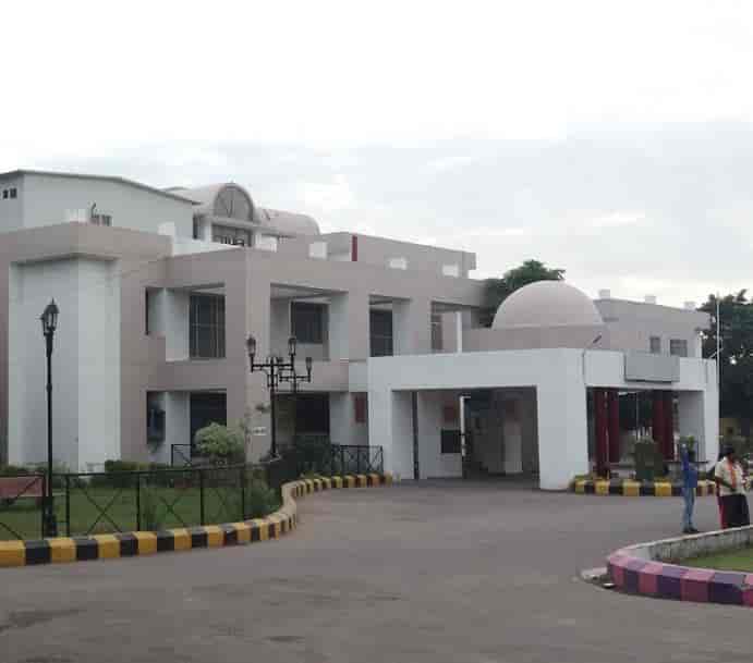 Lok Bandhu Raj Narayan Combined Hospital