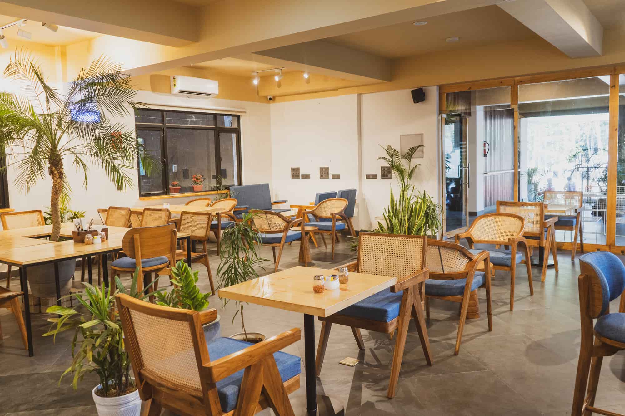 SardarJiBakhsh Coffee & Co in indira nagar lucknow,Lucknow Best