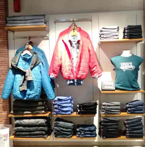 Red Chief Showroom in Indira Nagar Lucknow,Lucknow Best Leather Shoe