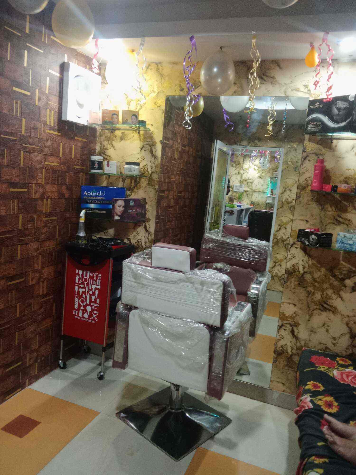 New Thought Sp and Salon in Aishbagh,Lucknow Best Body Massage