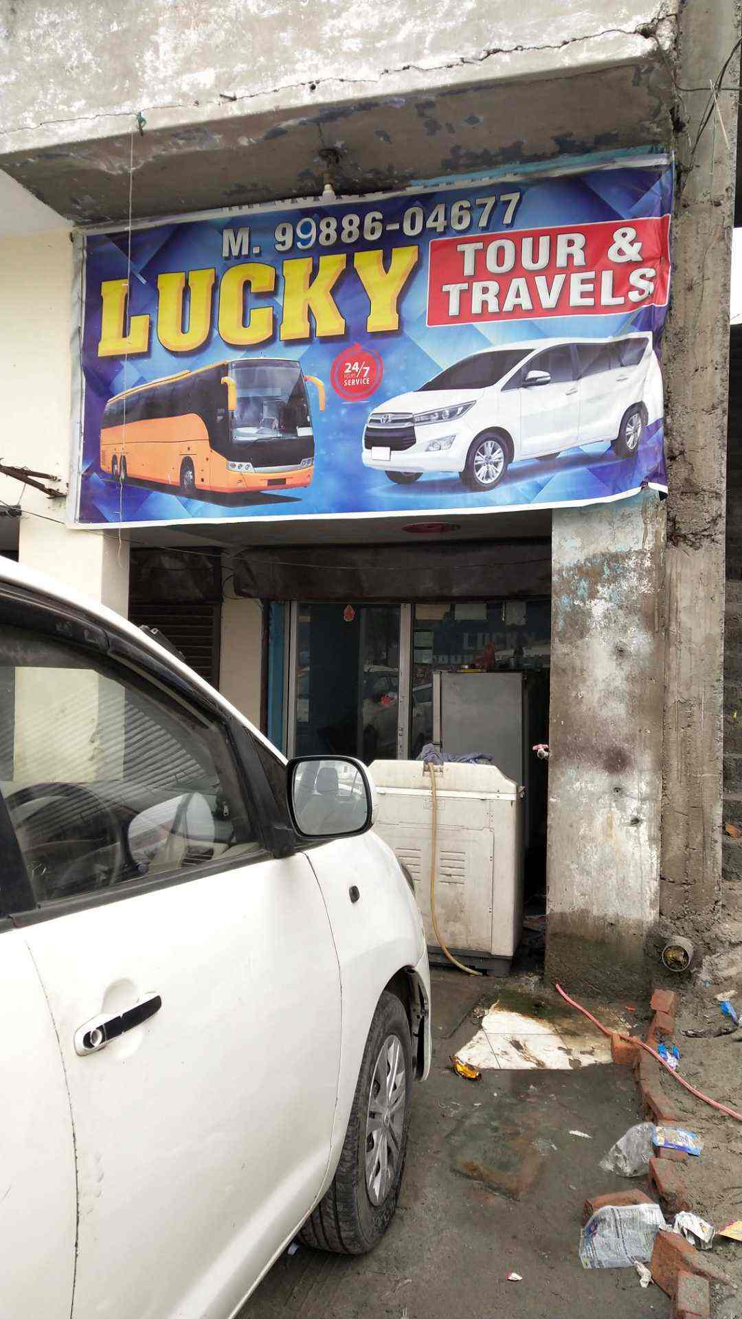 Lucky Taxi Service in Jalandhar Bye Pass Chowk,Ludhiana Best Travel
