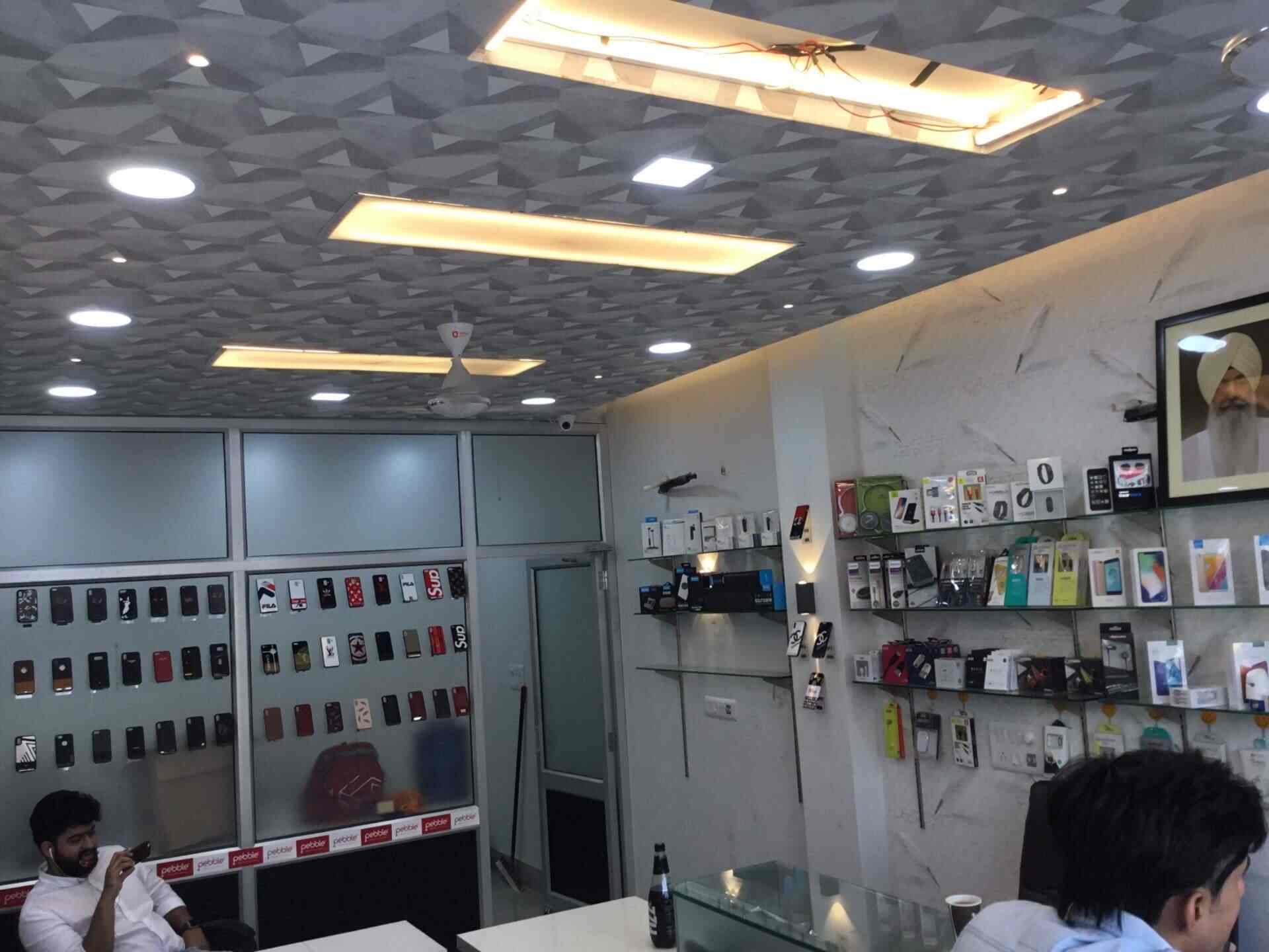 Stardom Mobiles in Model Town,Ludhiana Best Mobile Phone Dealers in