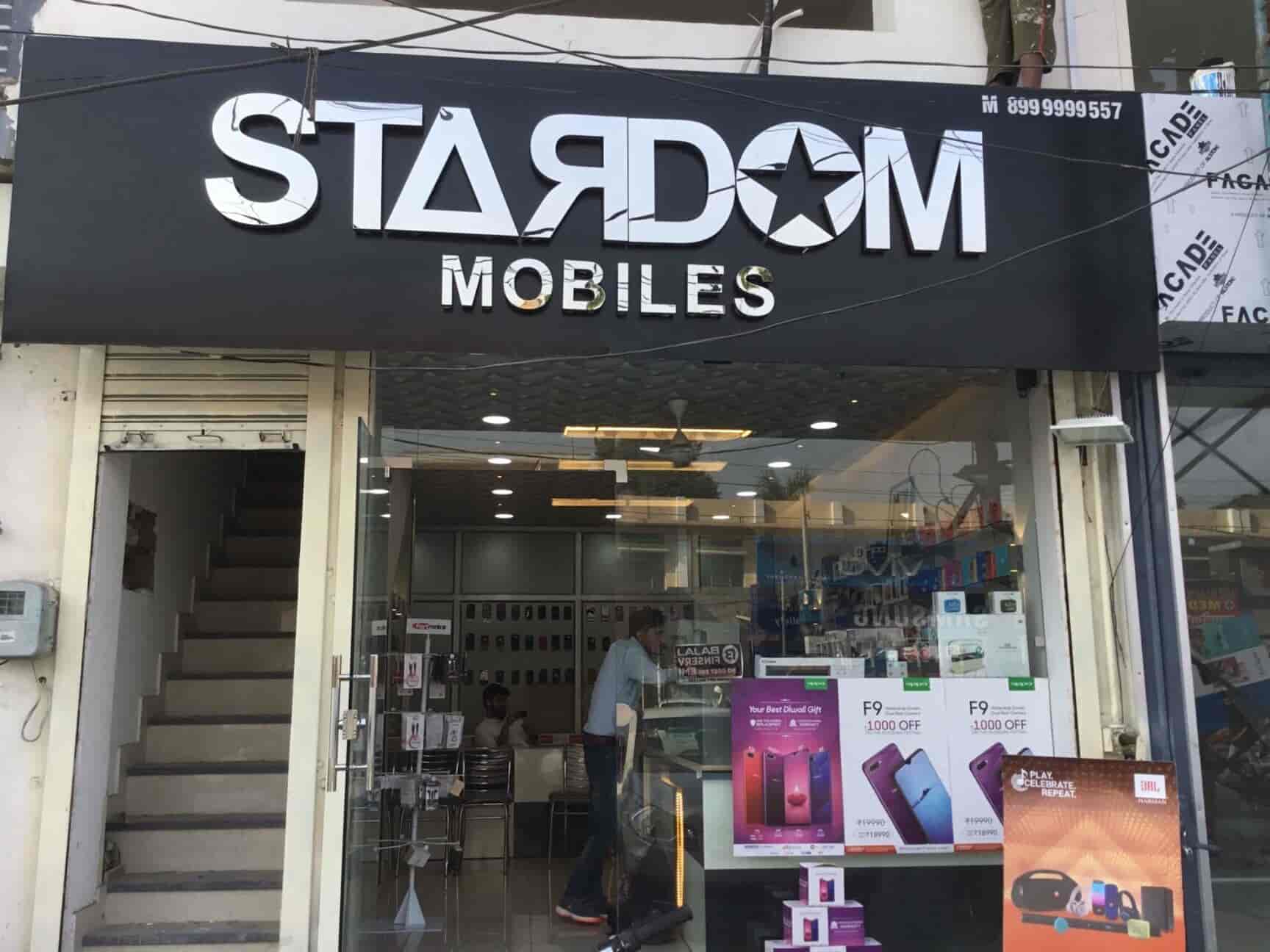 Stardom Mobiles in Model Town,Ludhiana Best Mobile Phone Dealers in