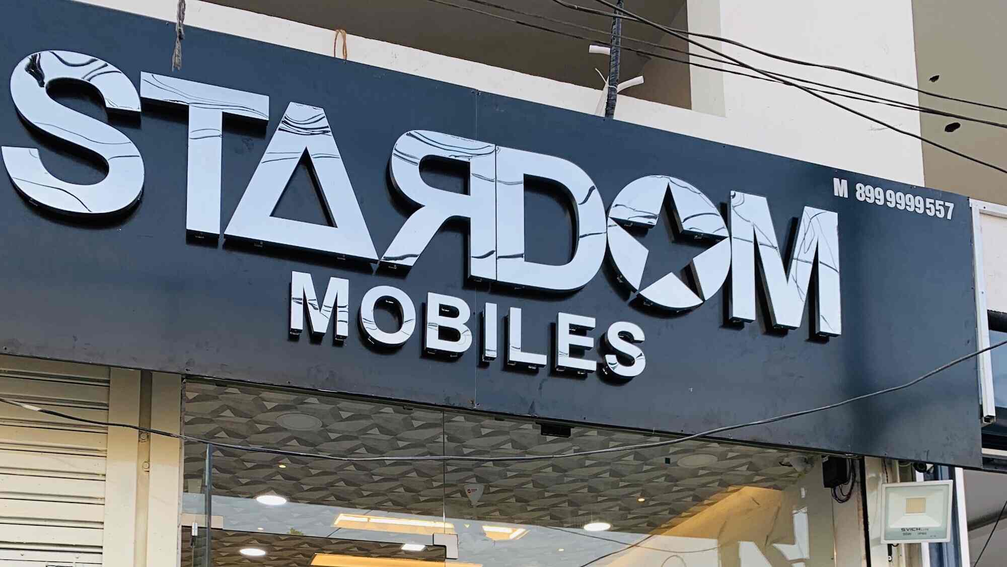 Stardom Mobiles in Model Town,Ludhiana Best Mobile Phone Dealers in