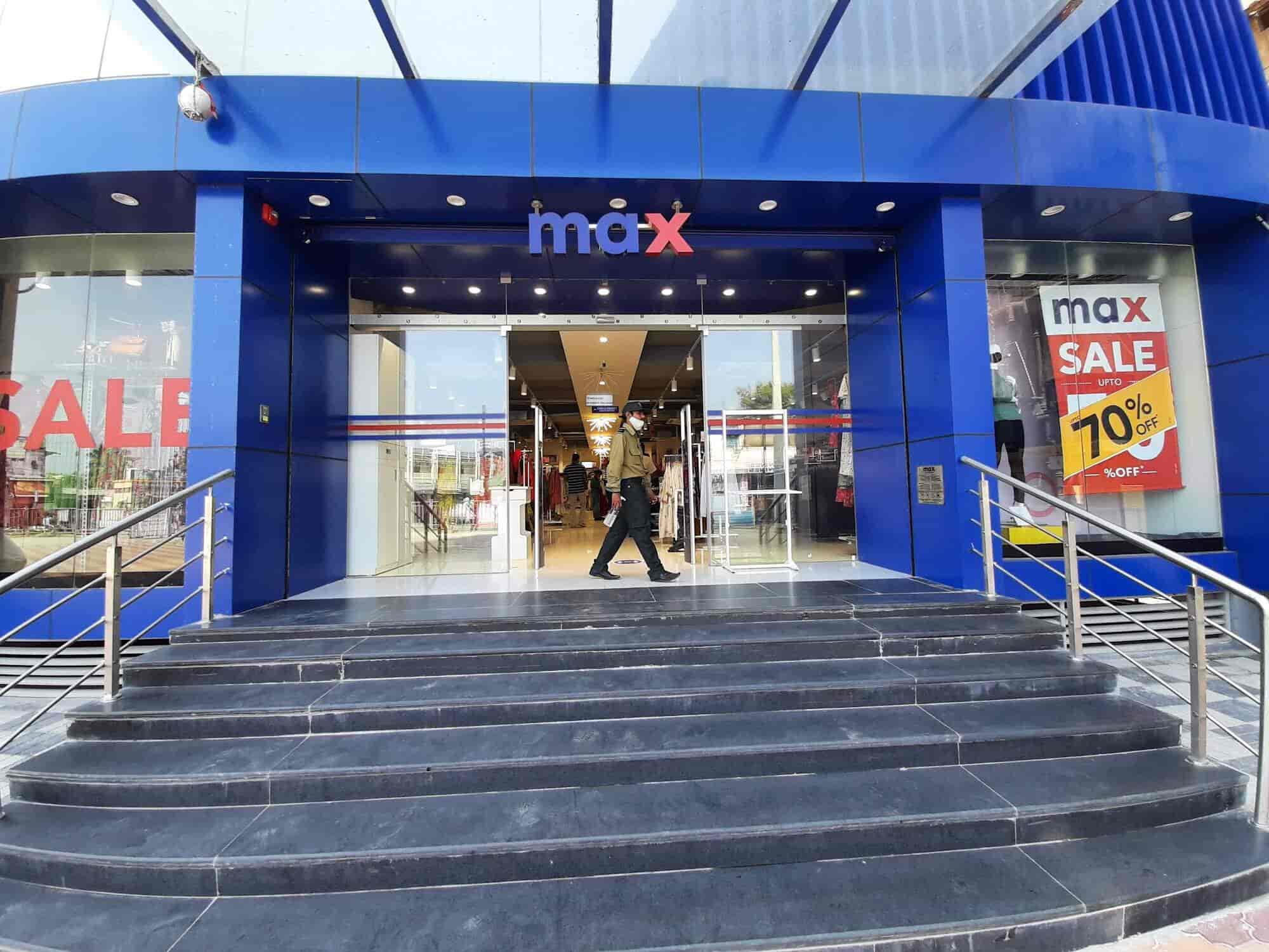max shopping mall near by me