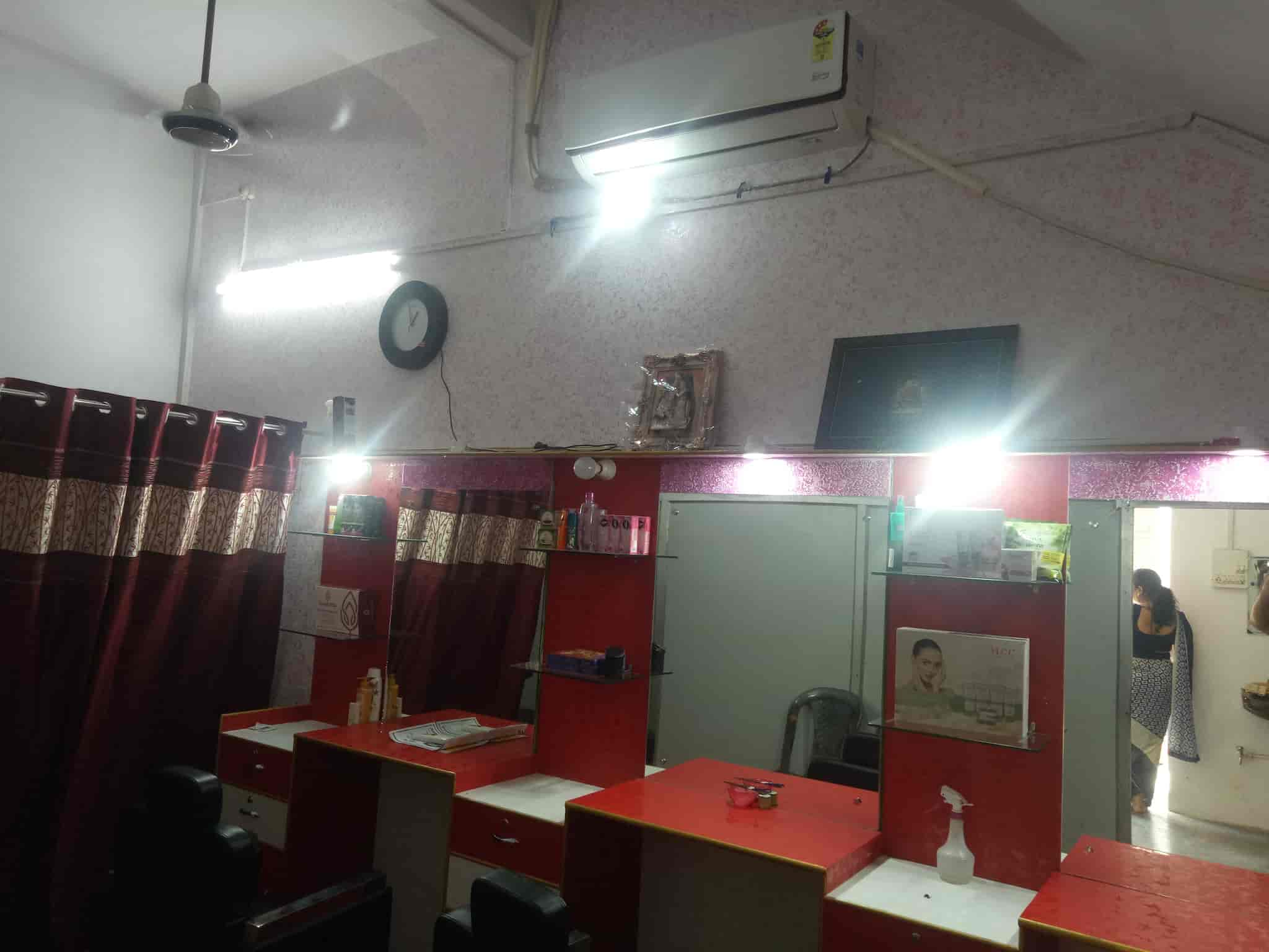 Top Women Beauty Parlours in Mainpuri near me Justdial