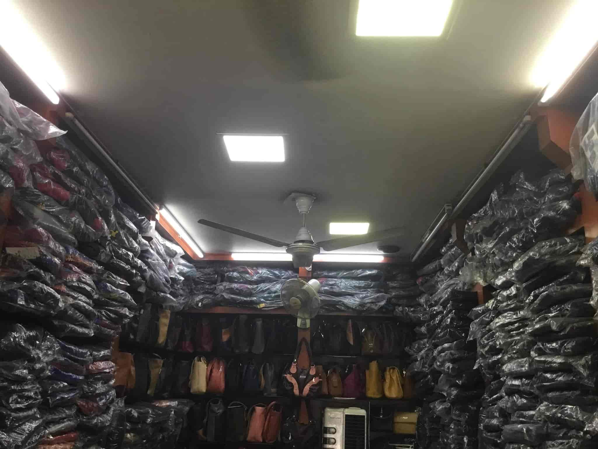 Ponnus Bag House in Manjeri Kla,Malappuram Best Leather Bag Dealers