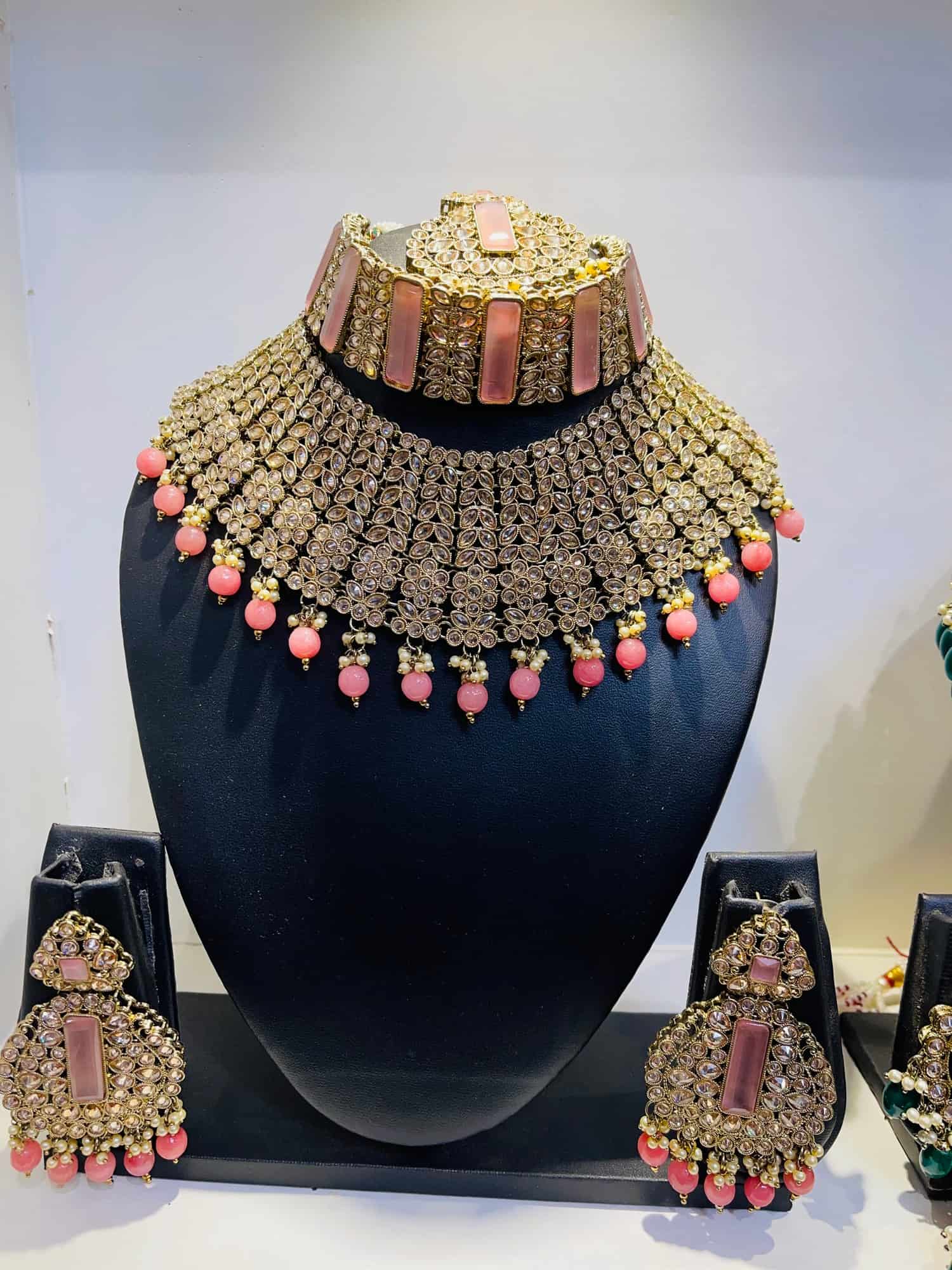 Top Bridal Wear On Rent in Wandoor Best Bridal Lehenga On Hire